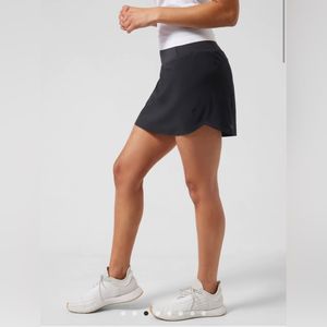 ATHLETA RUN WITH IT SKORT